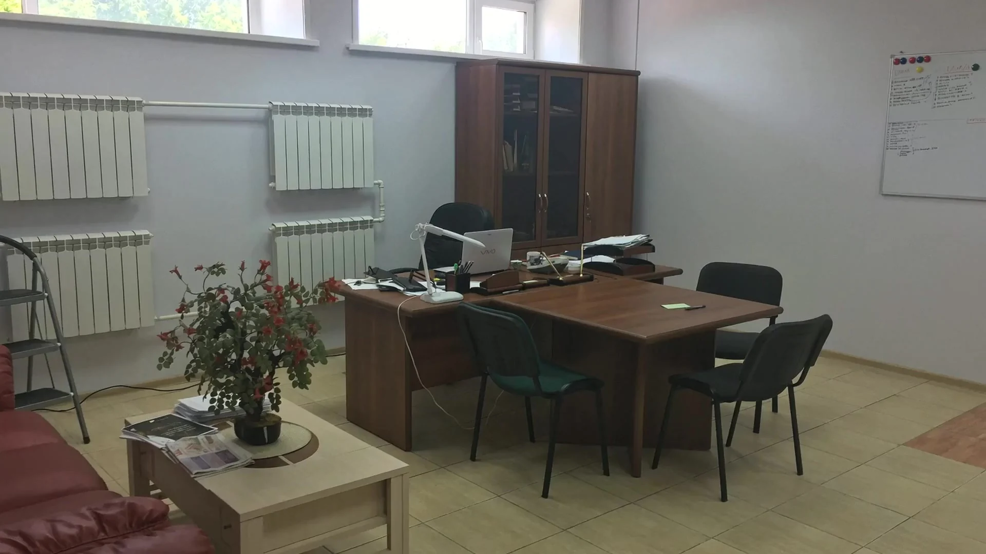 Атмосферная сцена одного из кабинетов Фиджи